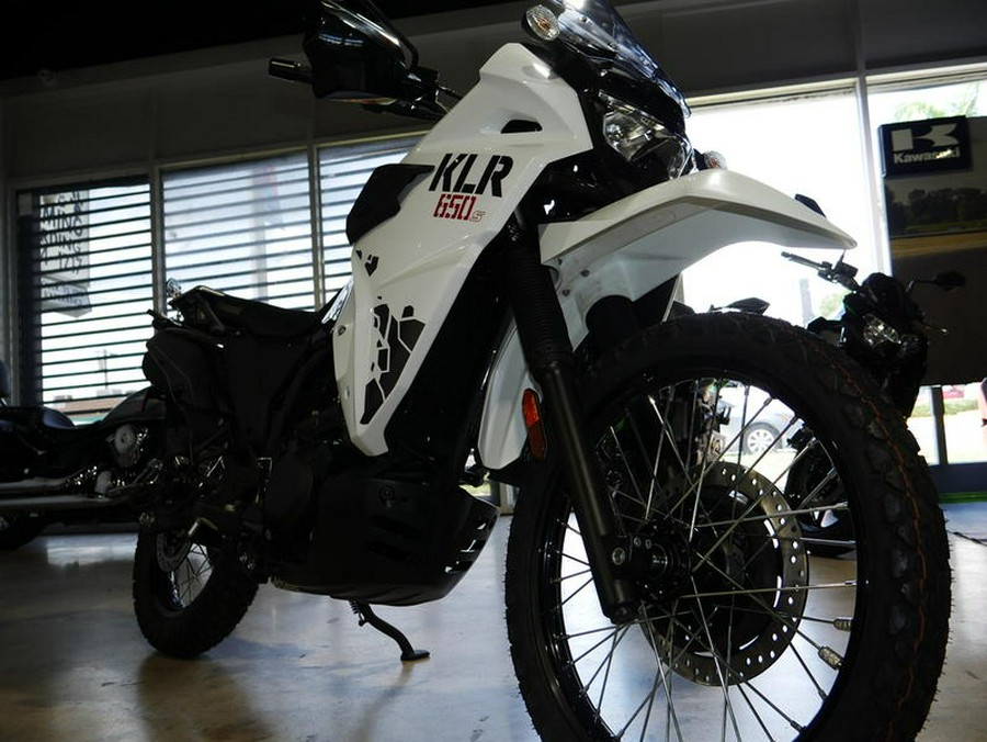 2025 Kawasaki KLR®650 Pearl Crystal White/Metallic Carbon Gray ABS