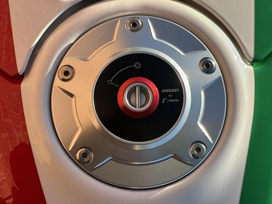 2025 Ducati Panigale V4 Tricolore
