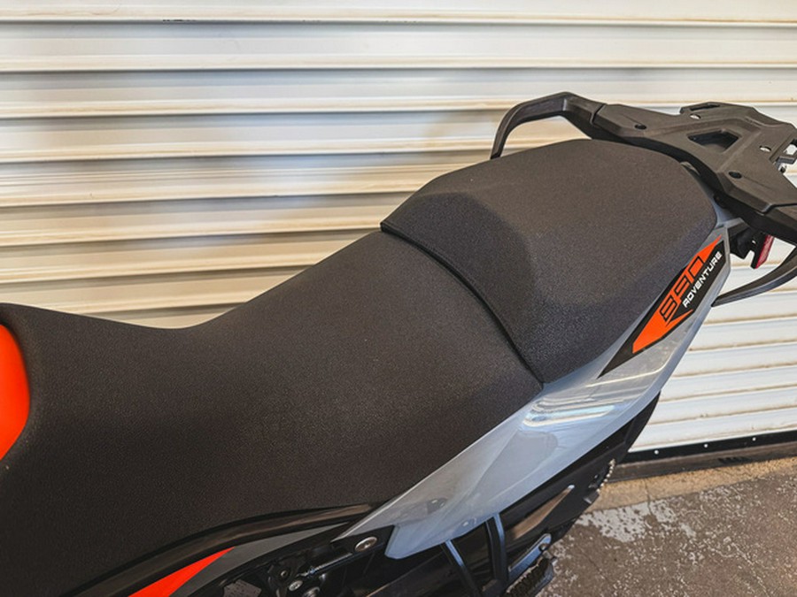 2023 KTM Adventure 890