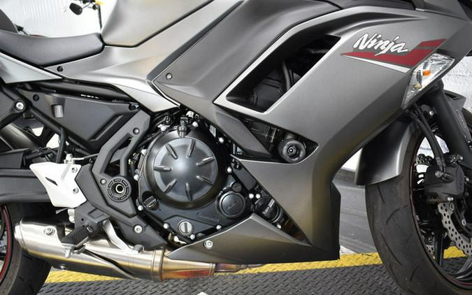 2022 Kawasaki Ninja 650 ABS Metallic Matte Graphenesteel Gray