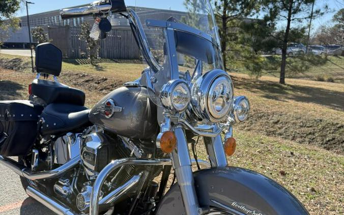 2016 Harley-Davidson® FLSTC Heritage Softail® Classic