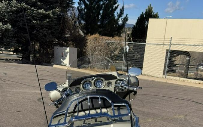 2009 CVO™ Ultra Classic® Electra Glide®