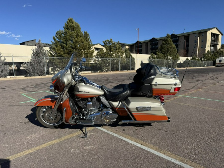2009 CVO™ Ultra Classic® Electra Glide®