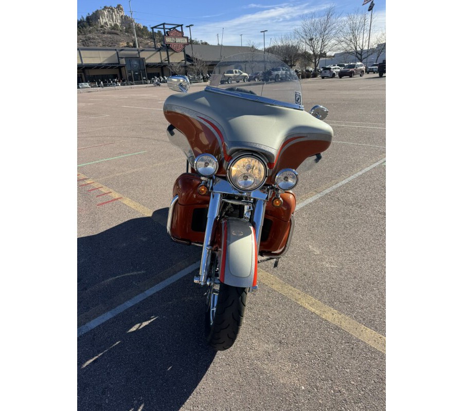 2009 CVO™ Ultra Classic® Electra Glide®