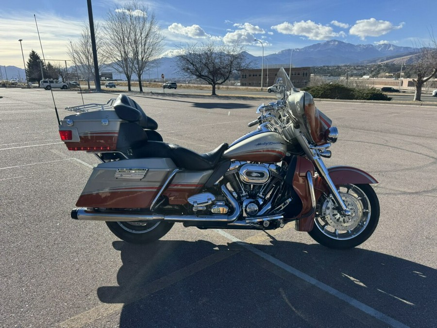 2009 CVO™ Ultra Classic® Electra Glide®
