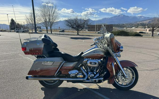 2009 CVO™ Ultra Classic® Electra Glide®