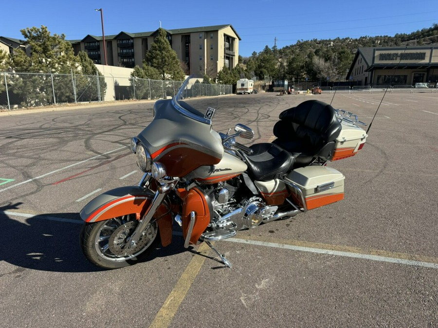 2009 CVO™ Ultra Classic® Electra Glide®