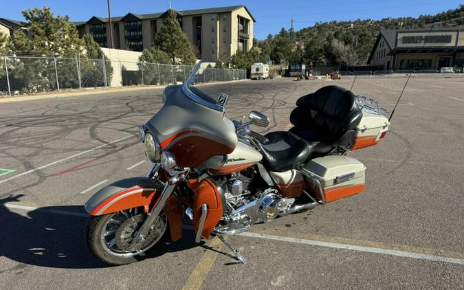 2009 CVO™ Ultra Classic® Electra Glide®
