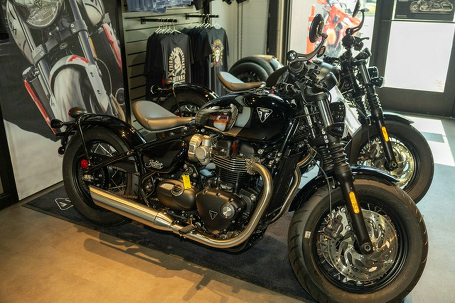 2023 Triumph Bonneville Bobber Jet Black