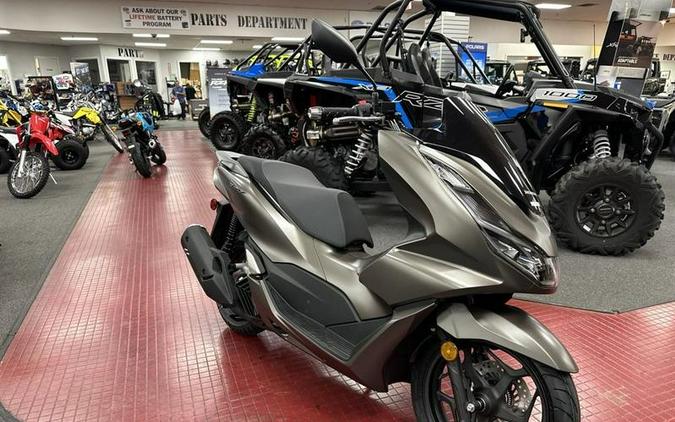 2023 Honda® PCX