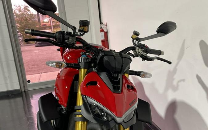 2024 Ducati Streetfighter V4 S Red