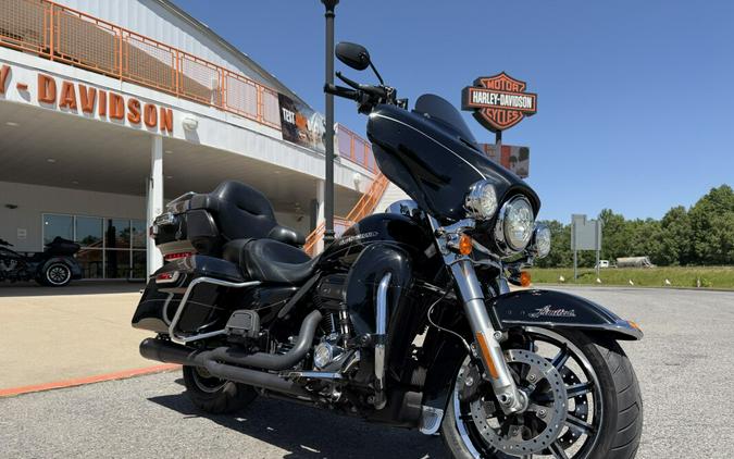 2017 Harley-Davidson® Ultra Limited Vivid Black