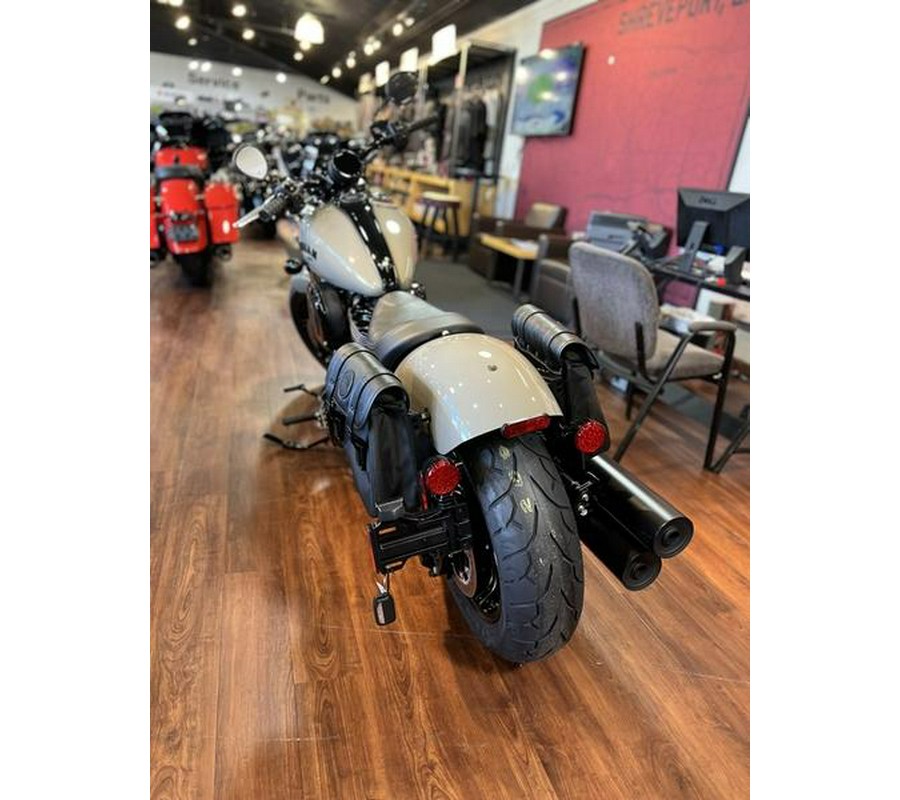 2023 Indian Motorcycle® Chief Dark Horse® Quartz Gray