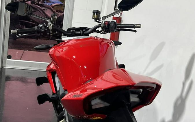 2024 Ducati Streetfighter V4 Red