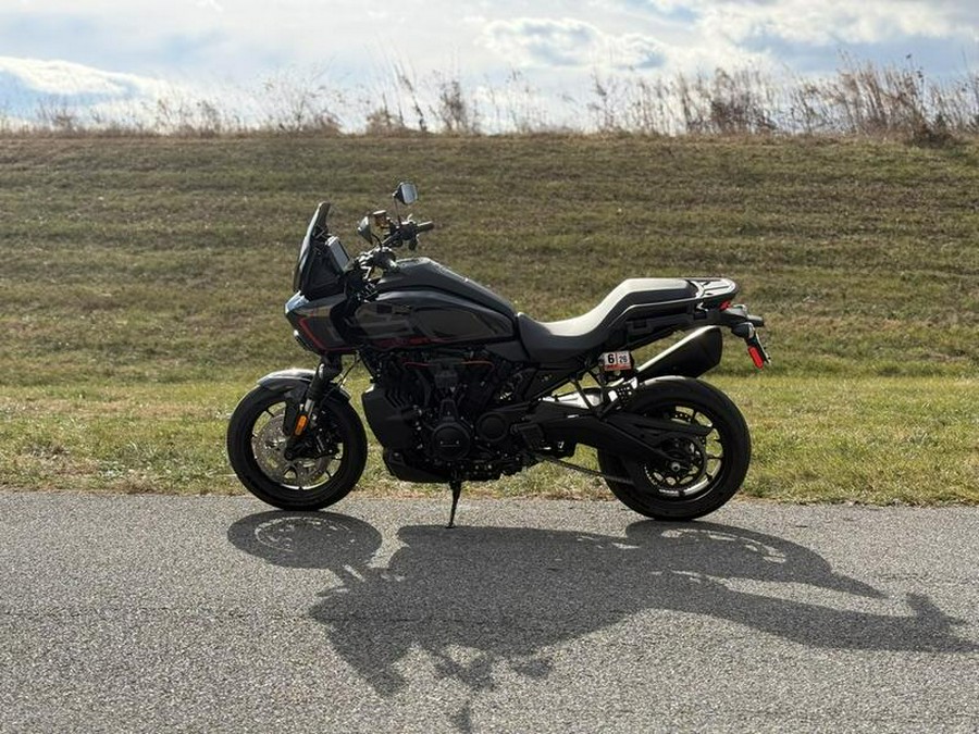 2025 Harley-Davidson® RA1250ST - Pan America® 1250 ST