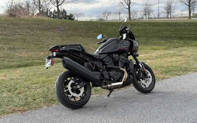 2025 Harley-Davidson® RA1250ST - Pan America® 1250 ST