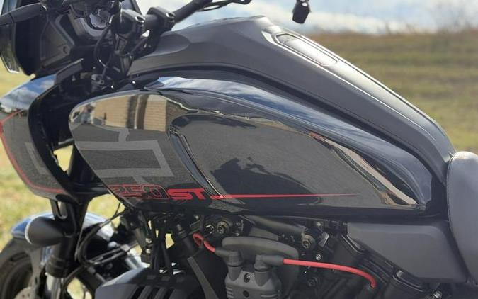 2025 Harley-Davidson® RA1250ST - Pan America® 1250 ST