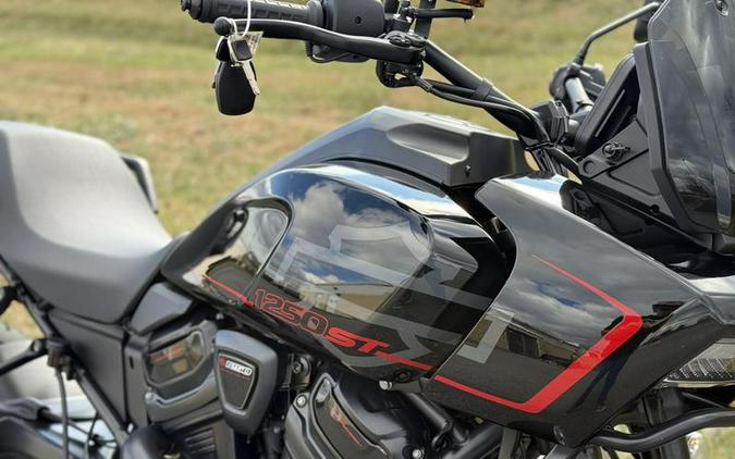 2025 Harley-Davidson® RA1250ST - Pan America® 1250 ST