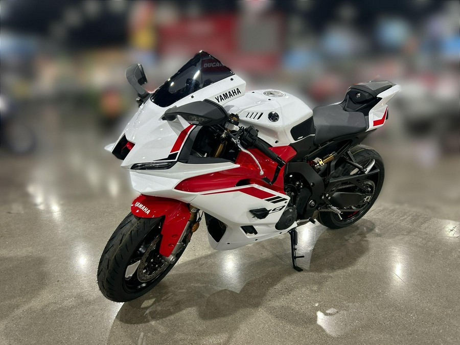 2025 Yamaha YZF-R9