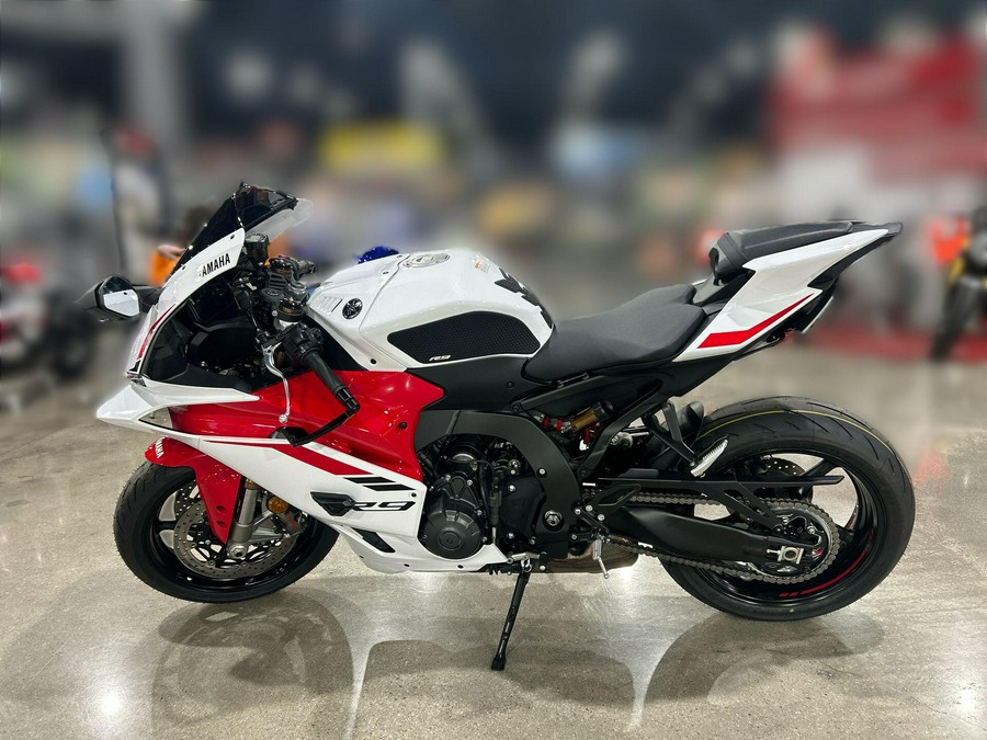 2025 Yamaha YZF-R9