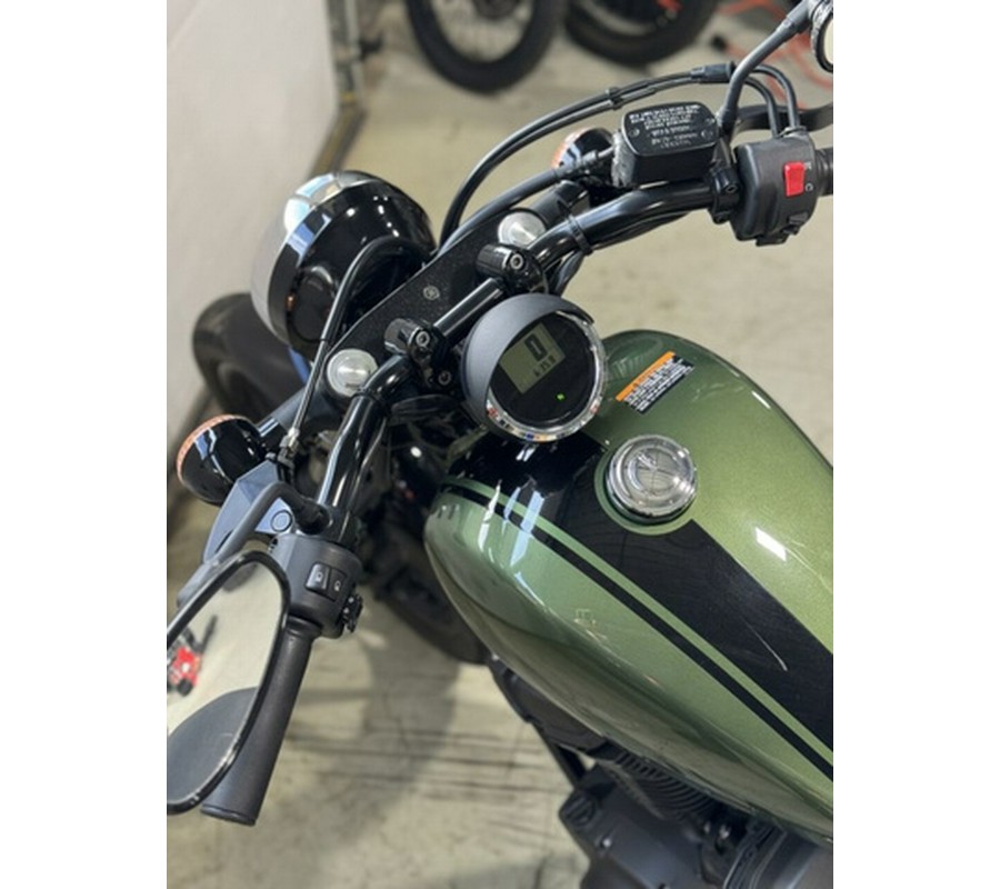 2014 Yamaha Bolt GLACIER BLUE