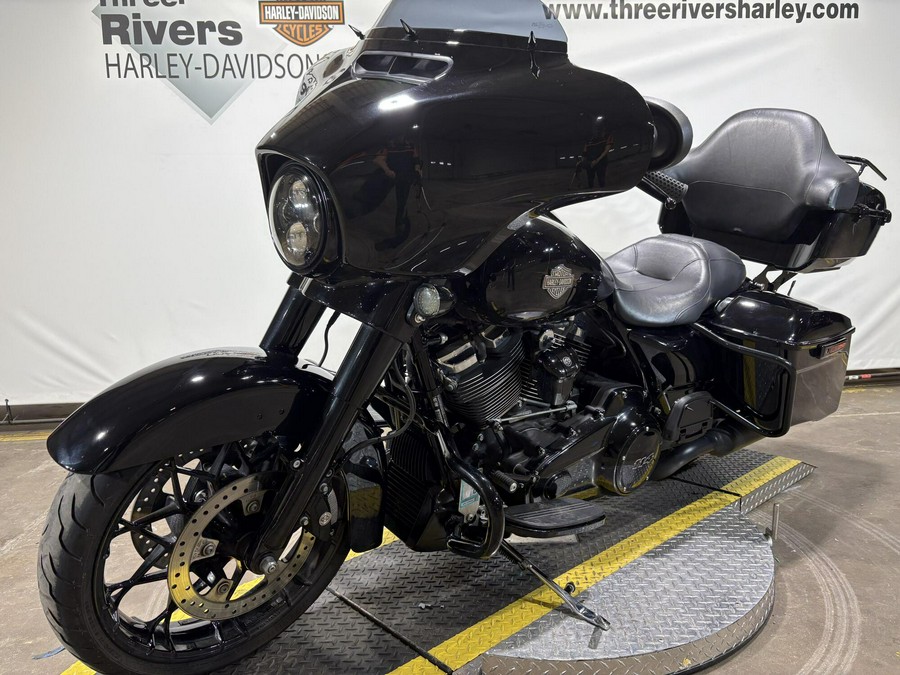 2022 Harley-Davidson® Street Glide® Special Vivid Black - Black Finish