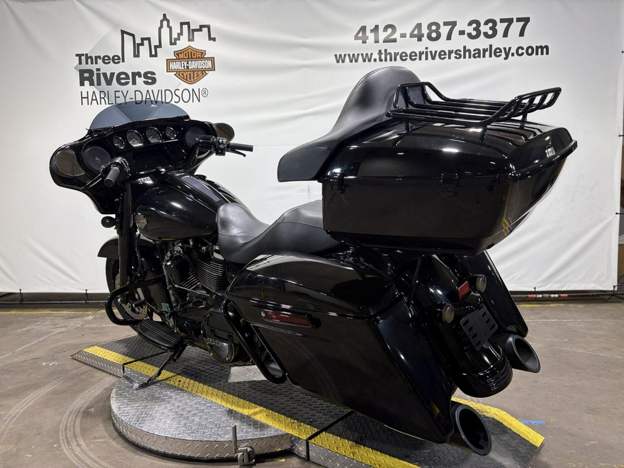 2022 Harley-Davidson® Street Glide® Special Vivid Black - Black Finish