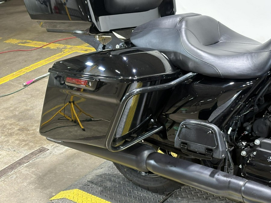 2022 Harley-Davidson® Street Glide® Special Vivid Black - Black Finish