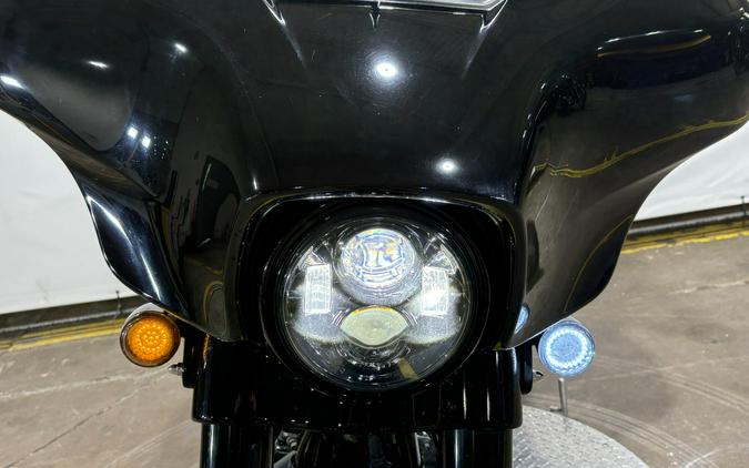 2022 Harley-Davidson® Street Glide® Special Vivid Black - Black Finish