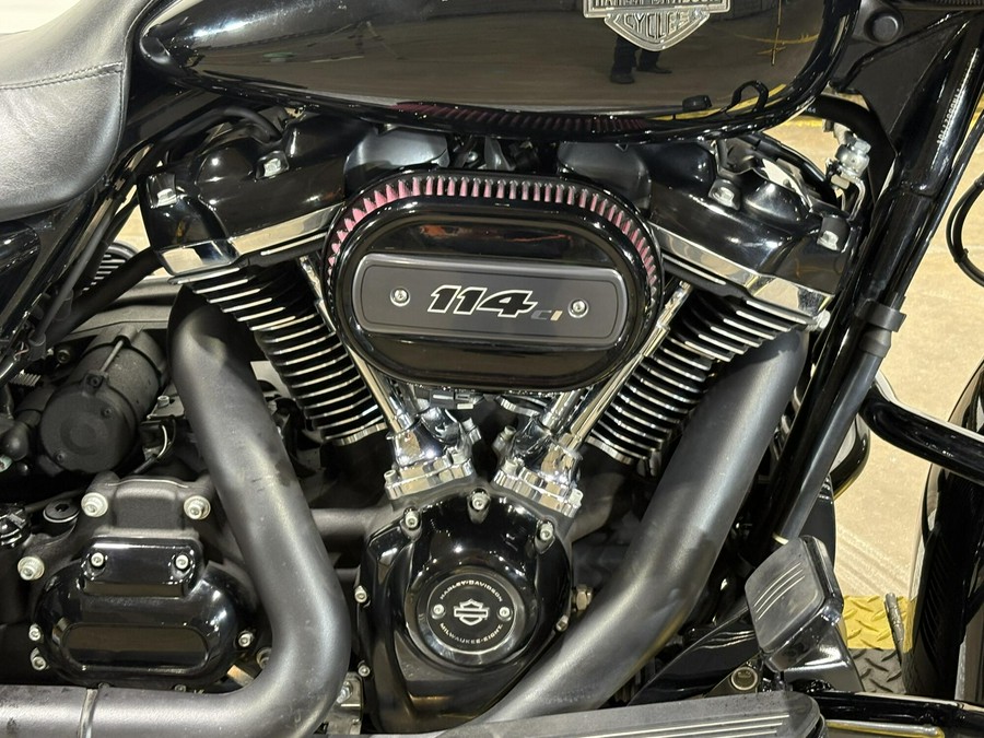 2022 Harley-Davidson® Street Glide® Special Vivid Black - Black Finish