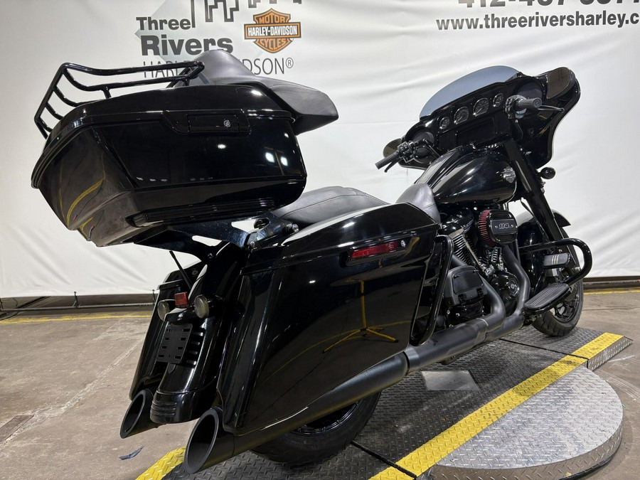 2022 Harley-Davidson® Street Glide® Special Vivid Black - Black Finish