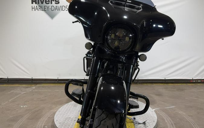 2022 Harley-Davidson® Street Glide® Special Vivid Black - Black Finish