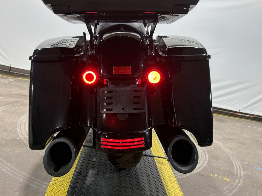 2022 Harley-Davidson® Street Glide® Special Vivid Black - Black Finish