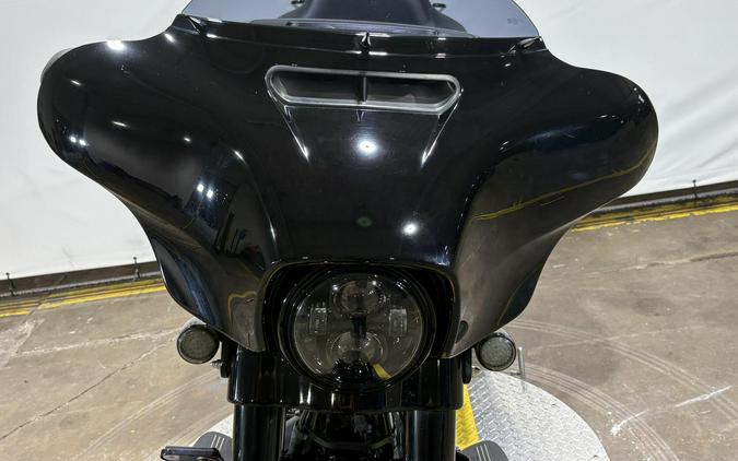 2022 Harley-Davidson® Street Glide® Special Vivid Black - Black Finish