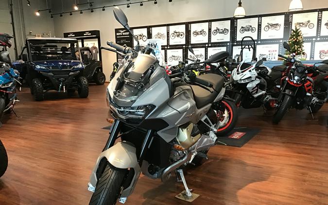 2024 Moto Guzzi V100 Mandello Aviazione Navale