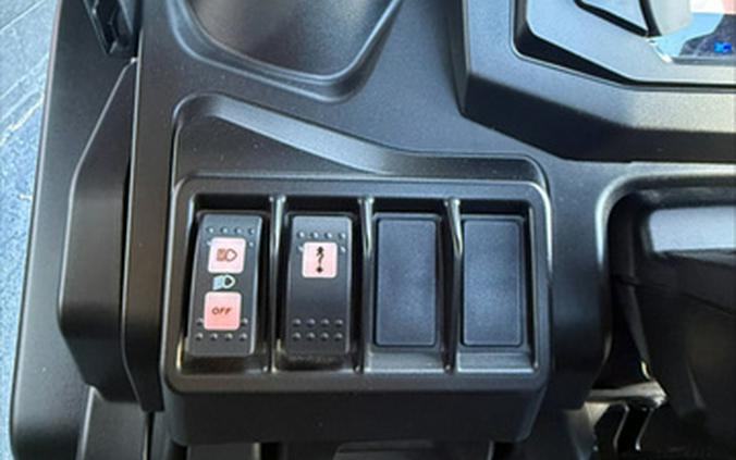 2025 Can-Am Defender XT HD10