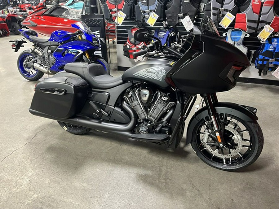 2025 Indian Challenger Dark Horse 112 W/Powerband Audio Blac