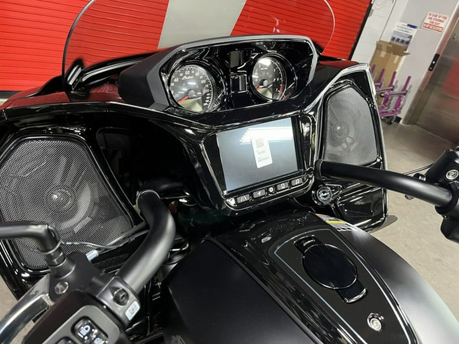 2025 Indian Challenger Dark Horse 112 W/Powerband Audio Blac