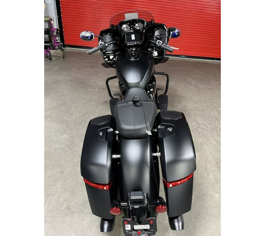 2025 Indian Challenger Dark Horse 112 W/Powerband Audio Blac