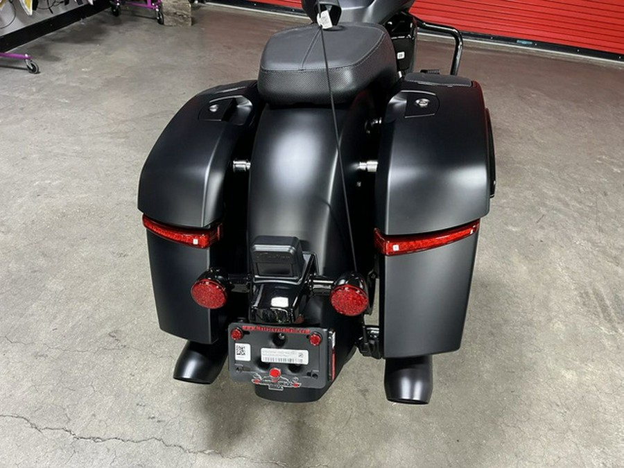 2025 Indian Challenger Dark Horse 112 W/Powerband Audio Blac