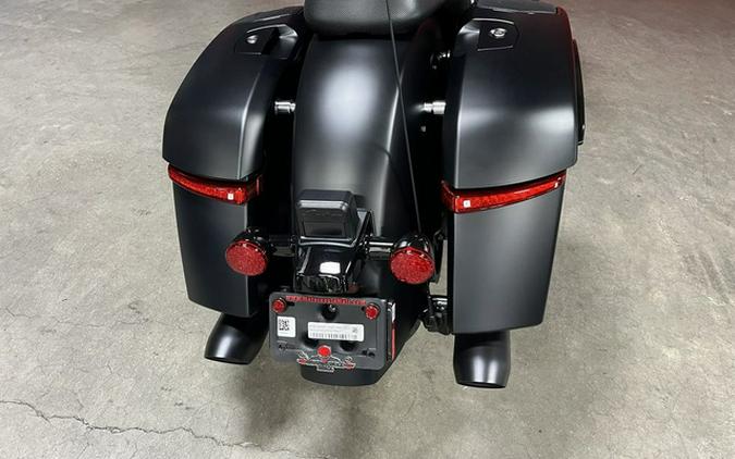 2025 Indian Challenger Dark Horse 112 W/Powerband Audio Blac