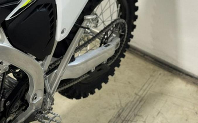 2026 Triumph TF 450-C Jet black/ Pure white 450-C JETBLACK PURE WHITE