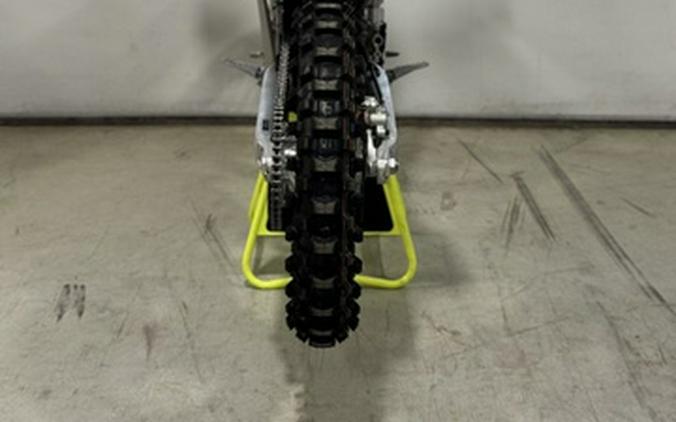 2026 Triumph TF 450-C Jet black/ Pure white 450-C JETBLACK PURE WHITE