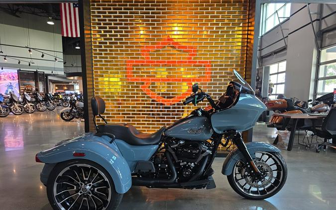 FLTRT 2024 Road Glide 3
