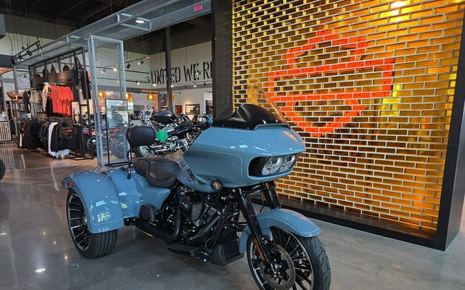 FLTRT 2024 Road Glide 3