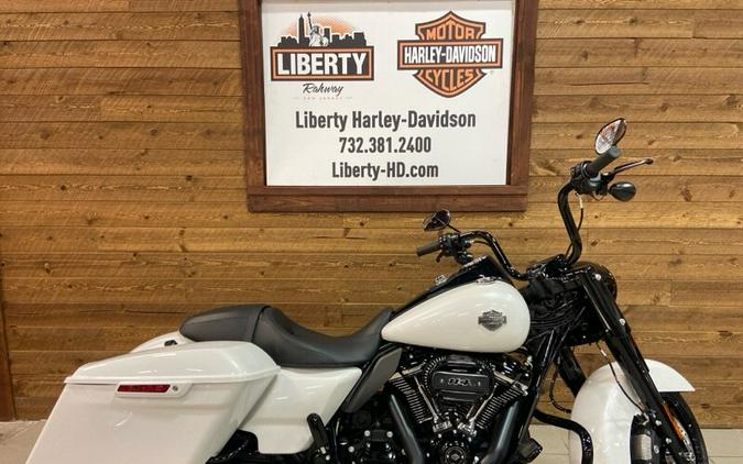 2024 Harley-Davidson Road King Special White Onyx Pearl FLHRXS