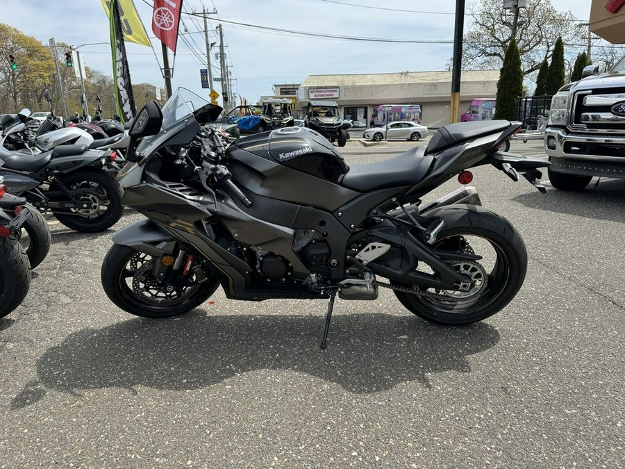 2023 Kawasaki Ninja® ZX™-10R Base