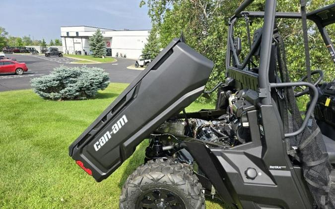 2024 Can-Am Defender DPS HD9 Timeless Black