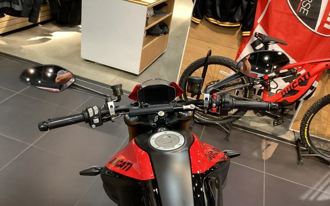 2024 Ducati Monster SP