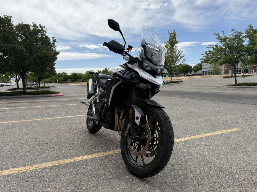 2024 Triumph Tiger 900 GT Pro Snowdonia White / Sapphire Black